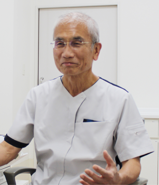 金﨑克也　近影